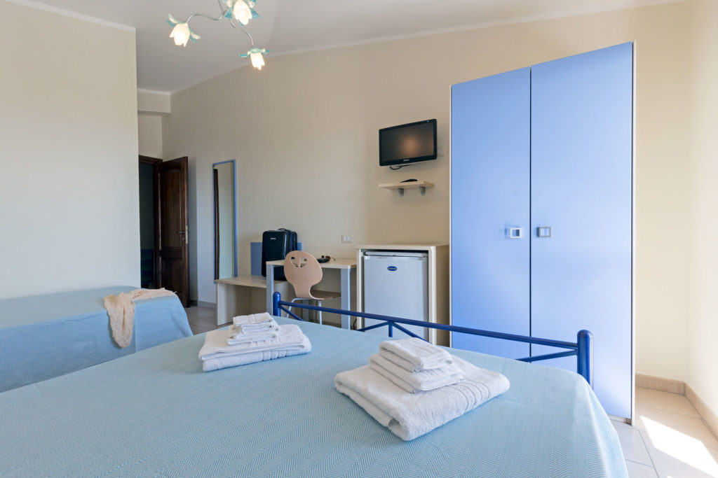 Le camere dell'Hotel Residence il Gattopardo a Capo Vaticano vicino Tropea sono luminose e ben arredate