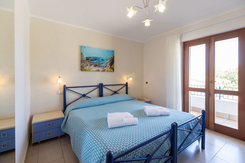 Le camere dell'Hotel Residence il Gattopardo a Capo Vaticano vicino Tropea sono luminose e ben arredate